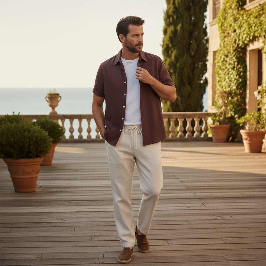 Herren-Set aus Kurzarmhemd mit Reverskragen und Hose mit Kordelzug