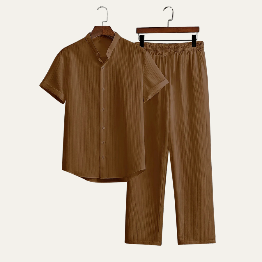 Herren Set mit Kurzarmhemd mit Stehkragen und Knopfleiste sowie Hose mit elastischem Bund