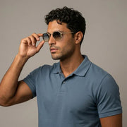 Herren Sonnenbrille mit geometrischer Vollrandfassung und Winkelsteg