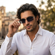 Herren Sonnenbrille mit rechteckigen Gläsern und dekorativem Bügeldetail