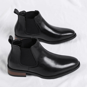 Herren Stiefeletten mit elastischen Seiteneinsätzen und Zuglaschen