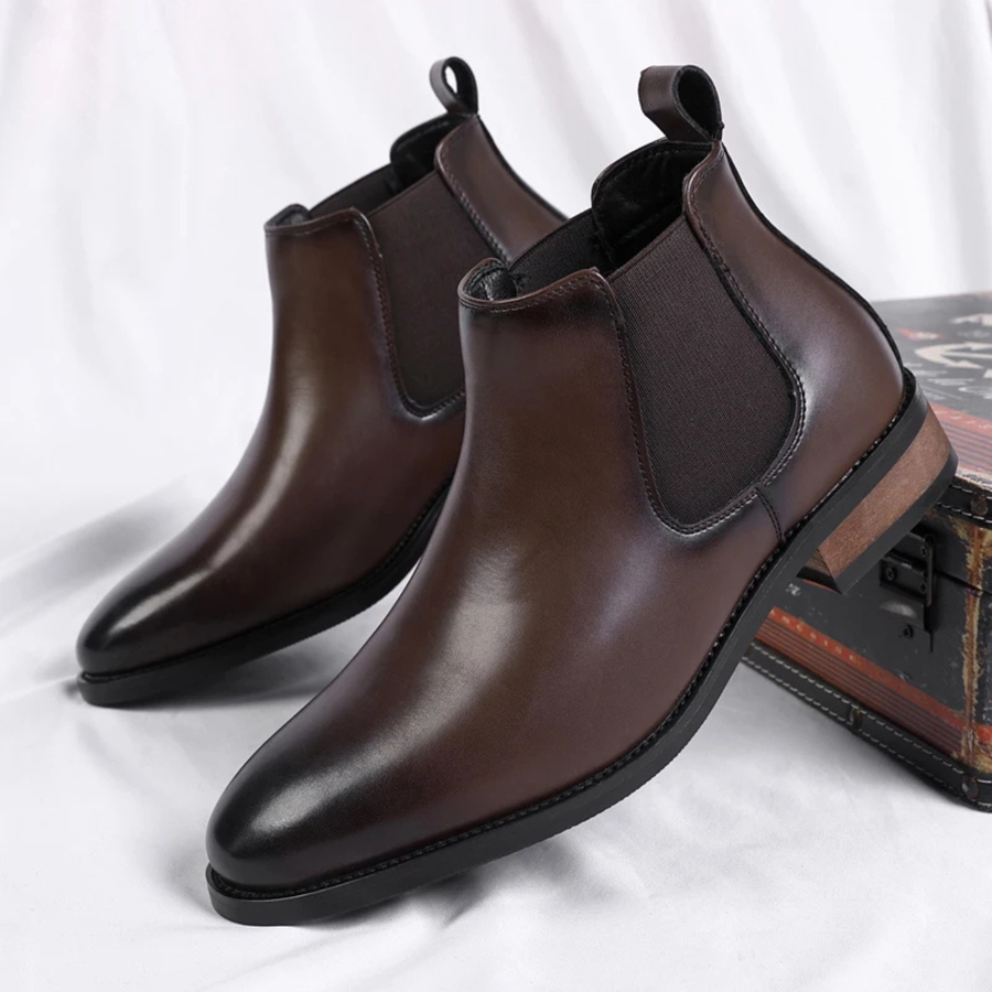Herren Stiefeletten mit elastischen Seiteneinsätzen und Zuglaschen