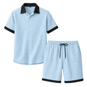 Herren zweiteiliges Set mit Kurzarmhemd mit Knopfleiste und Shorts mit elastischem Bund und Kordelzug