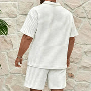 Herren Zweiteiliges Set mit Kurzarmshirt und Shorts mit Struktur