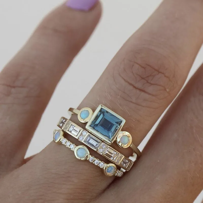 Ring-Set mit ozeanblauen Kristallen