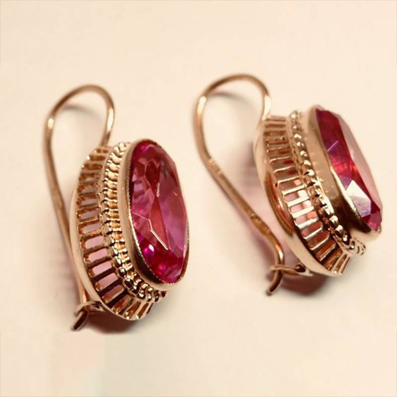 Rosa | Vintage Ohrringe mit rotem Kristall