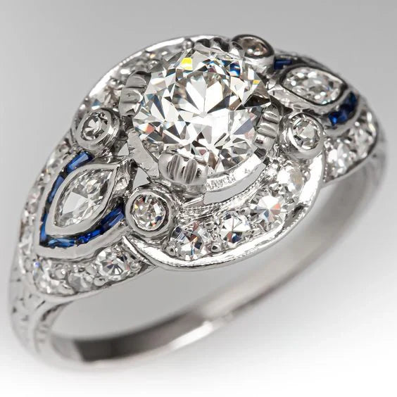 Glänzender Ring aus Silber