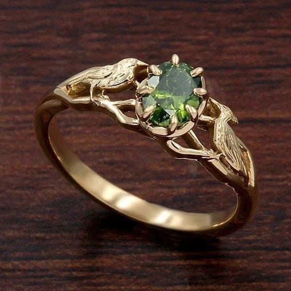 Grüner goldener geschmiedeter Ring