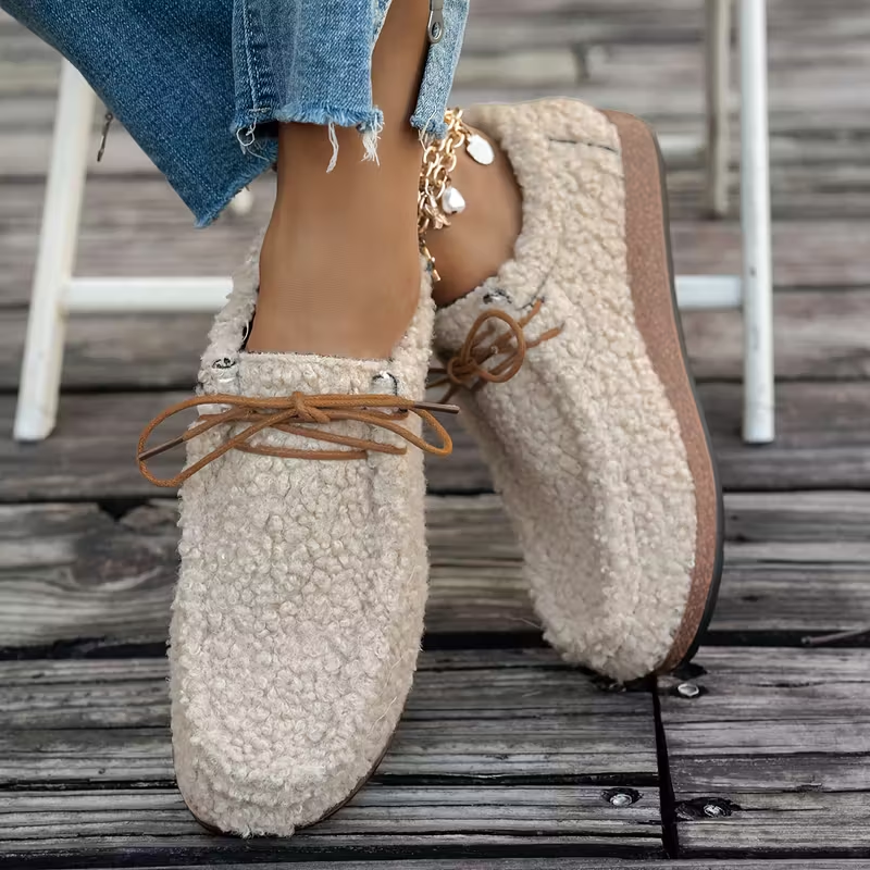 Odeya – Weiche Sherpa-Schnürschuhe