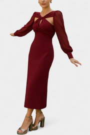 Julissa Midi-Kleid in Burgunderrot mit gebundenem Detail und offenem Rücken