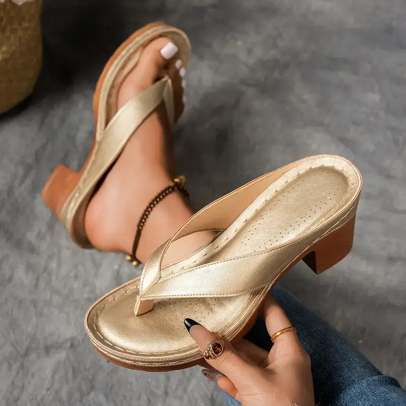 Bequemer Slipper mit Absatz