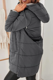 Nila™ - Lässige Daunenjacke mit Kapuze
