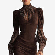 Hanneli – Mini Kleid Mit Hohem Ausschnitt Und Enger Passform