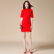 Minimalistisches kurzes Damenkleid mit Rundhalsausschnitt - Amelia