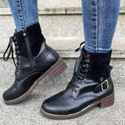 Damenstiefel aus Kunstleder mit Schnürsenkeln im Militärstil - Estela