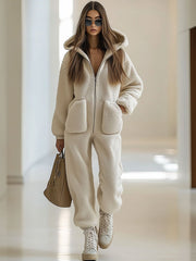 Lena | Lässiger Fleece-Jumpsuit mit Kapuze