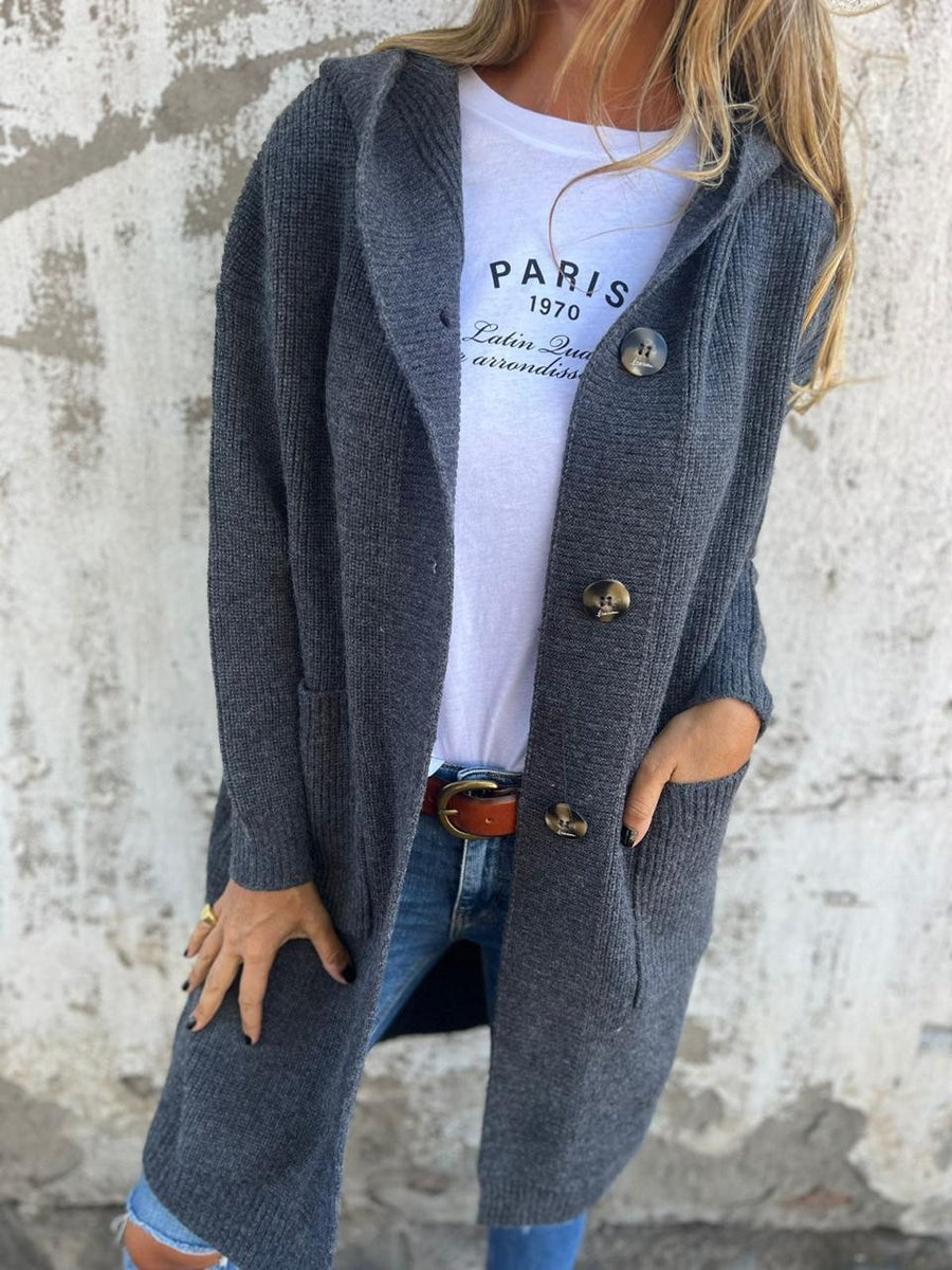 VIKTORIA - ELEGANTE STRICKJACKE MIT KNOPFDETAILS