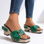 Keilsandalen Damen mit Schnalle und Nieten