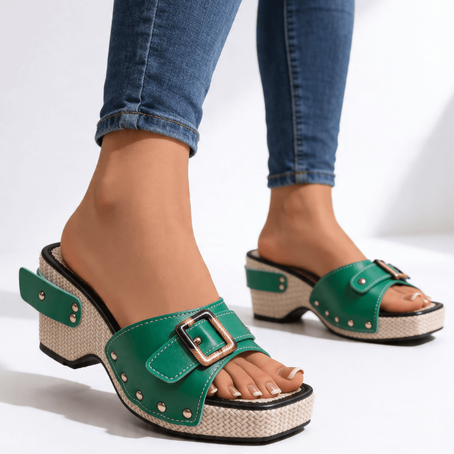 Keilsandalen Damen mit Schnalle und Nieten