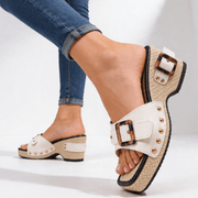 Keilsandalen Damen mit Schnalle und Nieten