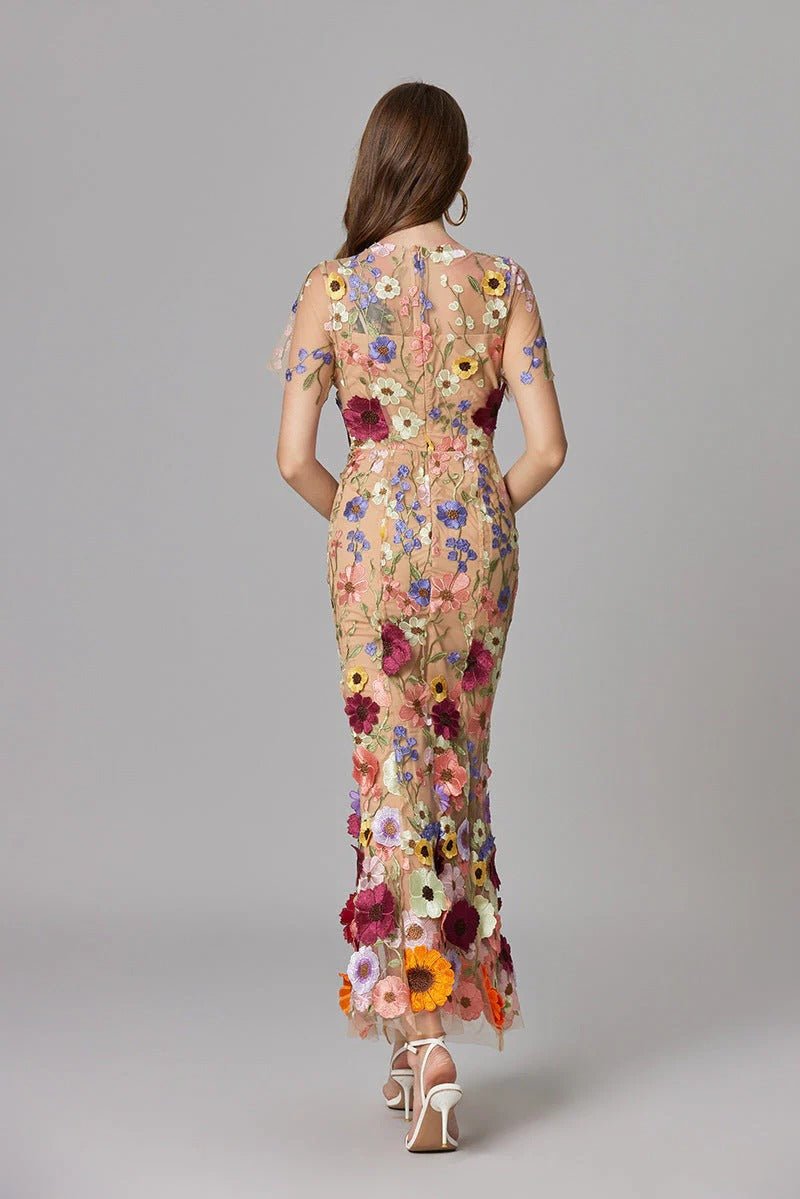 Elfriede | Maxi-Kleid ärmellos mit 3D-Blumen-Applikationen