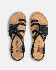 Mica - Spaziergang bei Sonnenuntergang: Flache Sandalen mit geflochtenen Riemen | Bunte geflochtene Sommersandalen
