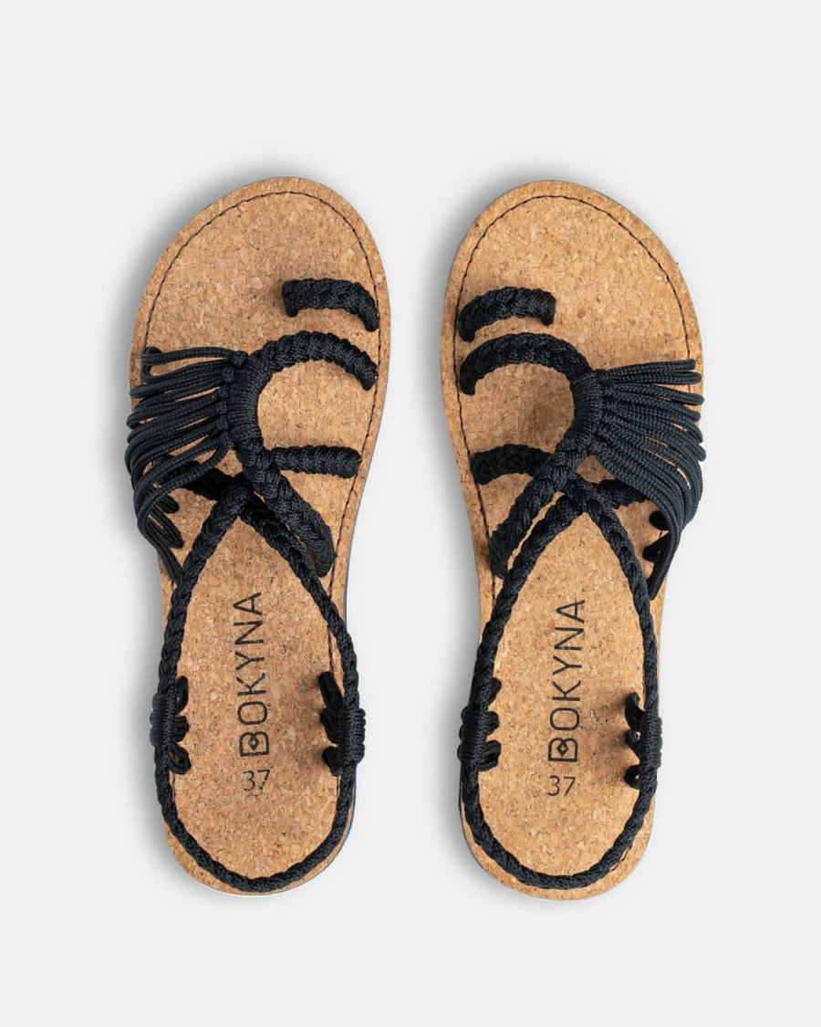 Mica - Spaziergang bei Sonnenuntergang: Flache Sandalen mit geflochtenen Riemen | Bunte geflochtene Sommersandalen