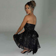Mira – Glitzerndes, schulterfreies Tüll-Minikleid mit Schleifendetail