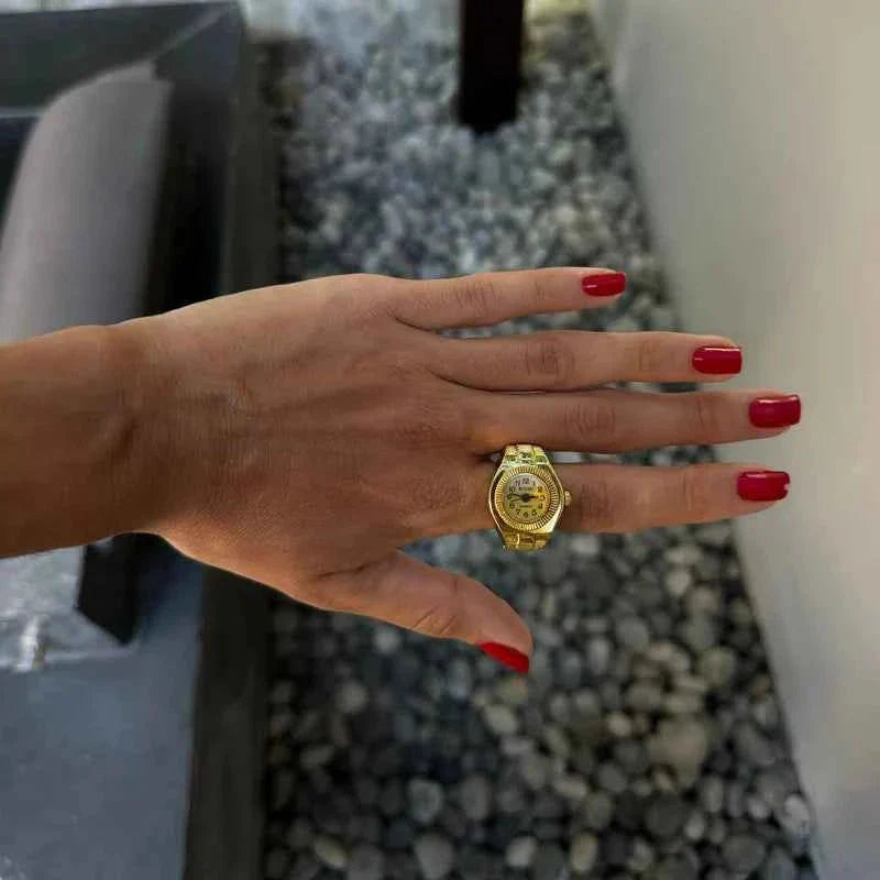 Moderne Muse Ringuhr