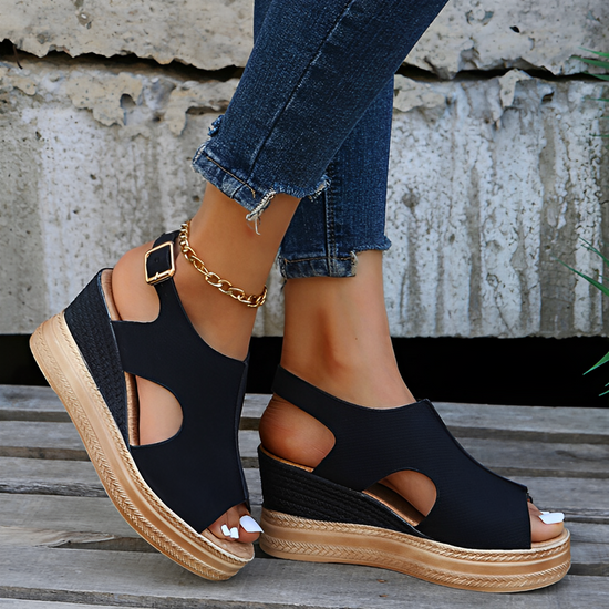 Heidi-Mode | Elegante, Langlebige Ledersandalen mit Einem Eleganten Schnallenriemen