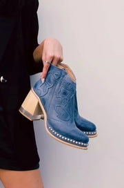 Lorena- Palmer Norwich Bestickte Lederstiefel