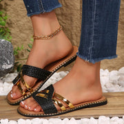 Pantoletten Damen flach mit Riemen und Nieten