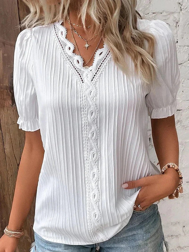 Emilia | Plus Size Bluse mit Spitze V-Ausschnitt Puffärmel