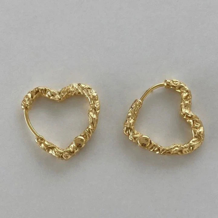 Goldene Herz-Reifen-Ohrringe