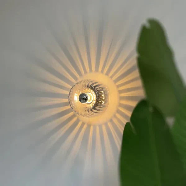 Design Glas Wandleuchte – Moderne Wandlampe mit Strahlen-Effekt