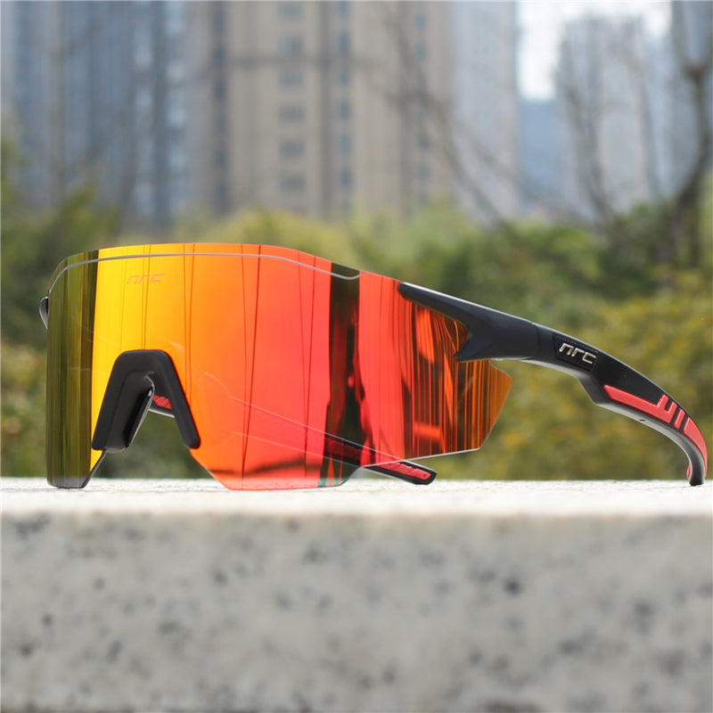 FlashLens – Sonnenbrille Mit Einem Schild Und Spiegelglas