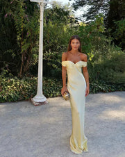 Gelbes, schulterfreies Maxikleid aus Satin für Damen