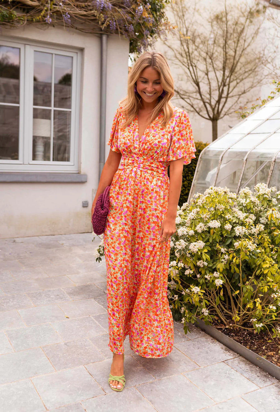 Sampaio – Elegantes Kleid Mit V-Ausschnitt Und Blumen Drucken