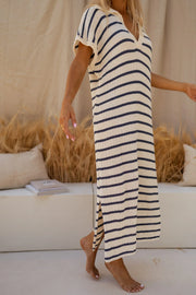 SOPHIA™ | Das gestreifte Strickkleid