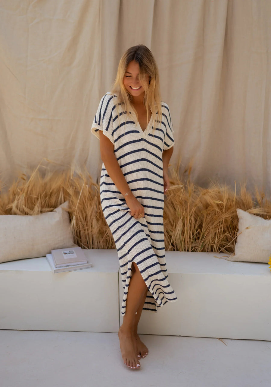 SOPHIA™ | Das gestreifte Strickkleid