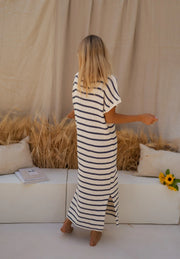 SOPHIA™ | Das gestreifte Strickkleid