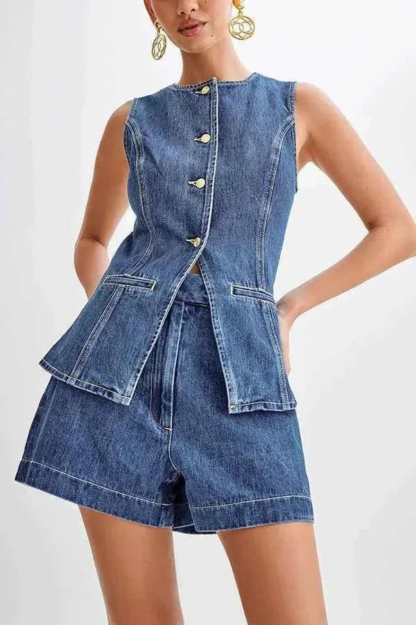 romy – ärmelloser jeans-zweiteiler mit taillierter weste & shorts