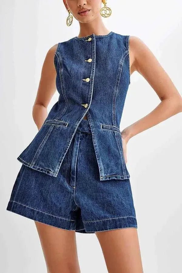 romy – ärmelloser jeans-zweiteiler mit taillierter weste & shorts