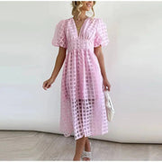 Midi-Kleid mit Karomuster – Luftiges Sommerkleid mit V-Ausschnitt & Puffärmeln