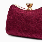 Sara | Weinrote Samt-Clutch mit Schmuckverschluss & Metallgriff – Elegante Abendtasche für Damen