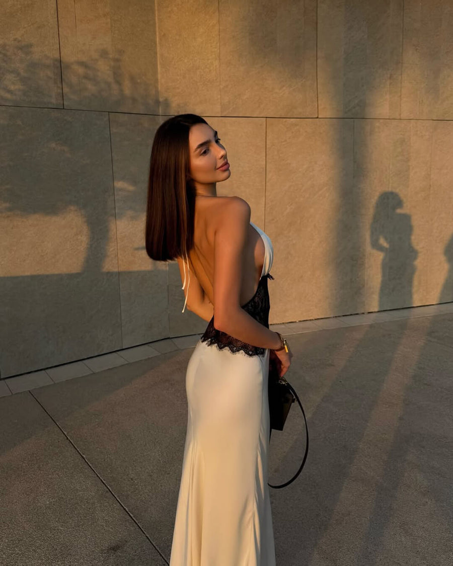 Astrid Satin Spitzenkleid mit Taillenschnürung und Rückenfrei
