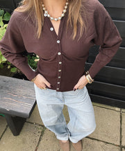 Luna Figurbetonte Strickjacke mit Knöpfen