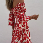 Langes Kleid mit offenen Schultern und Blumenmuster – Eleganz und sommerliche Frische