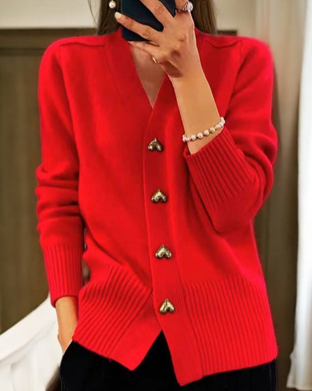Adele – Weicher Cardigan mit Herzknöpfen