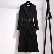Tailliertes Plissee-Blazer-Midikleid